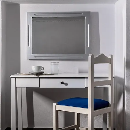 Rivari Santorini Kamari (Santorini)